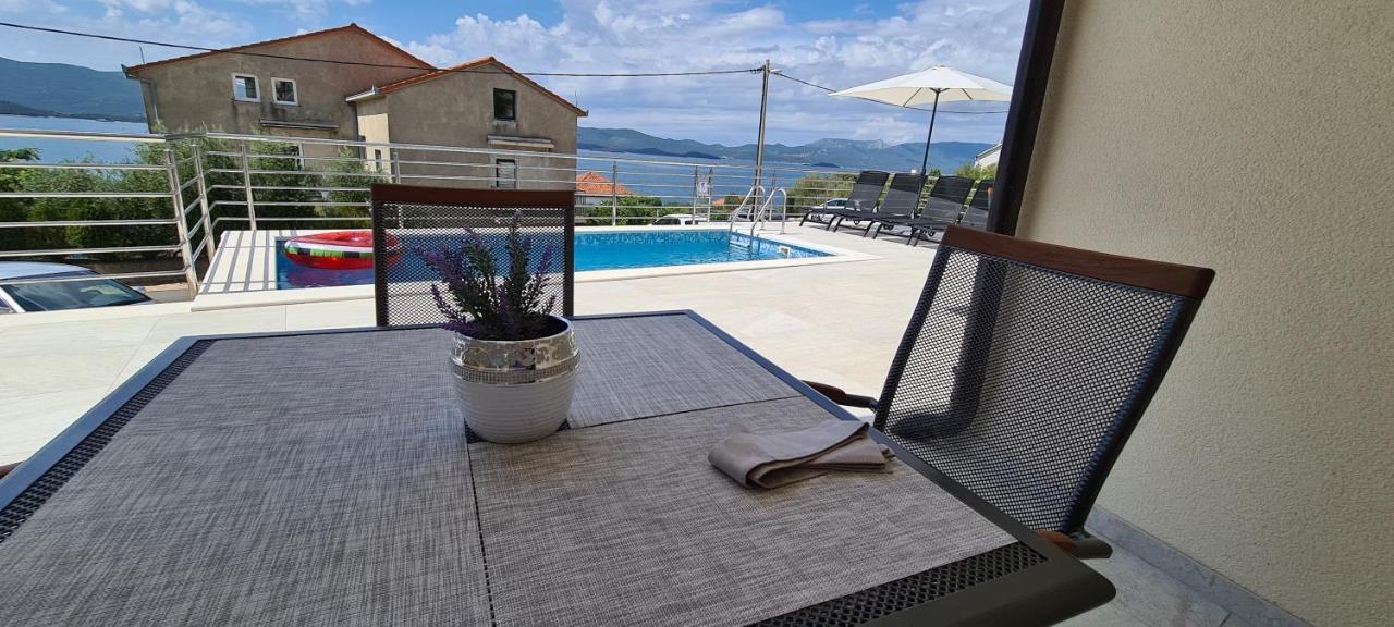 Villa Aninka Komarna Exterior photo
