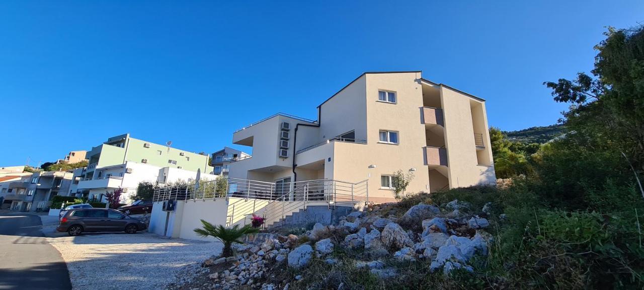 Villa Aninka Komarna Exterior photo