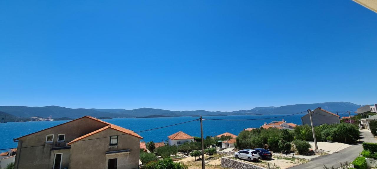 Villa Aninka Komarna Exterior photo